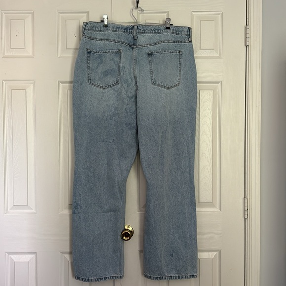 Distressed jeans - Picture 2 of 2